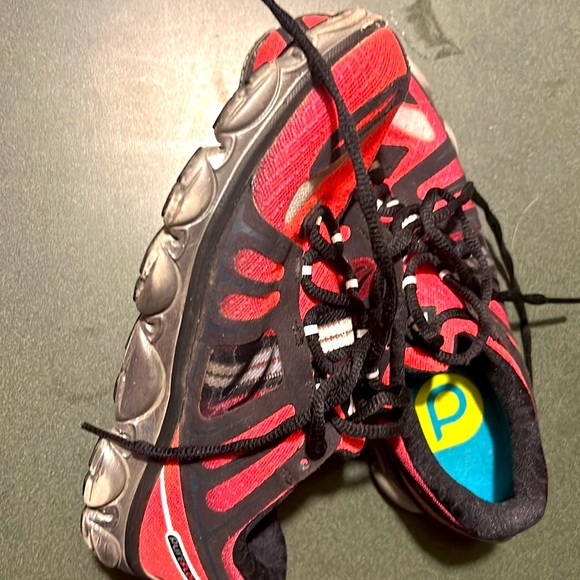 Brooks Pureflow size 7.5 - Picture 8 of 9